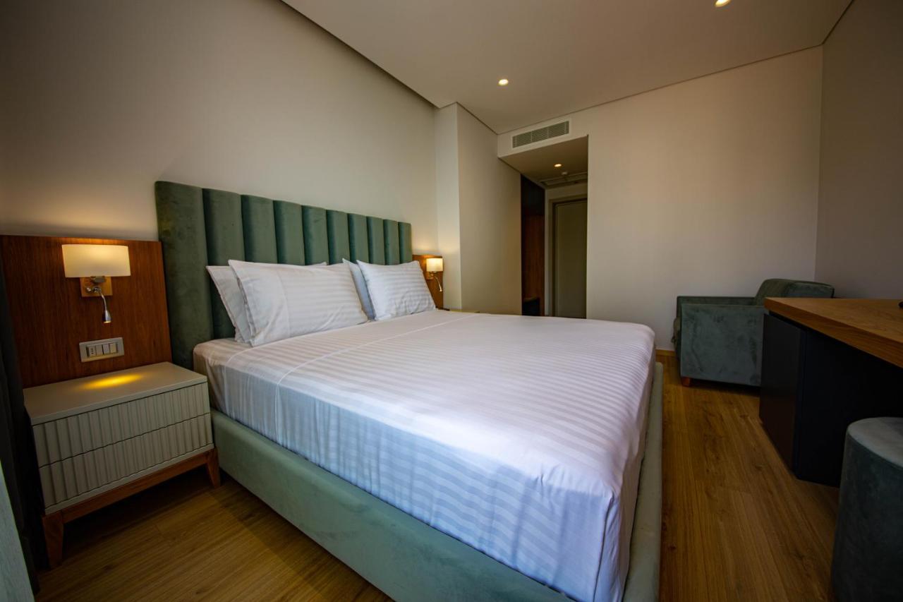 El Primero Hotel Sarandë 外观 照片