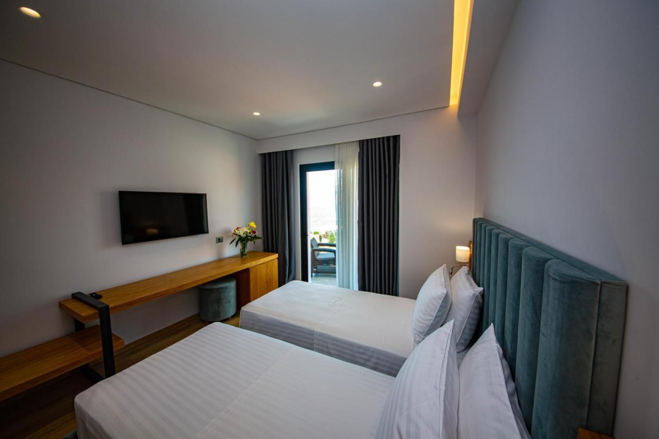El Primero Hotel Sarandë 外观 照片